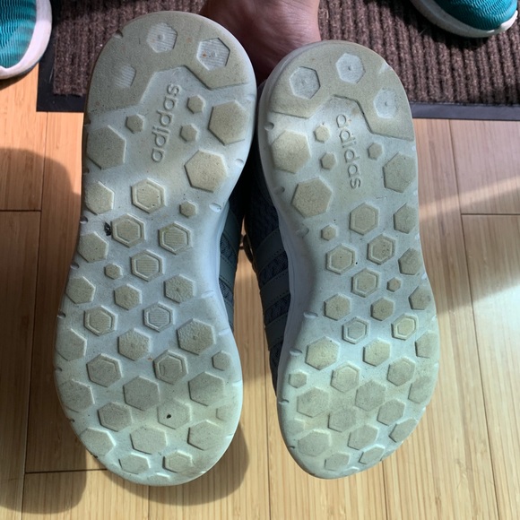 Adidas running shoes - Picture 3 of 3